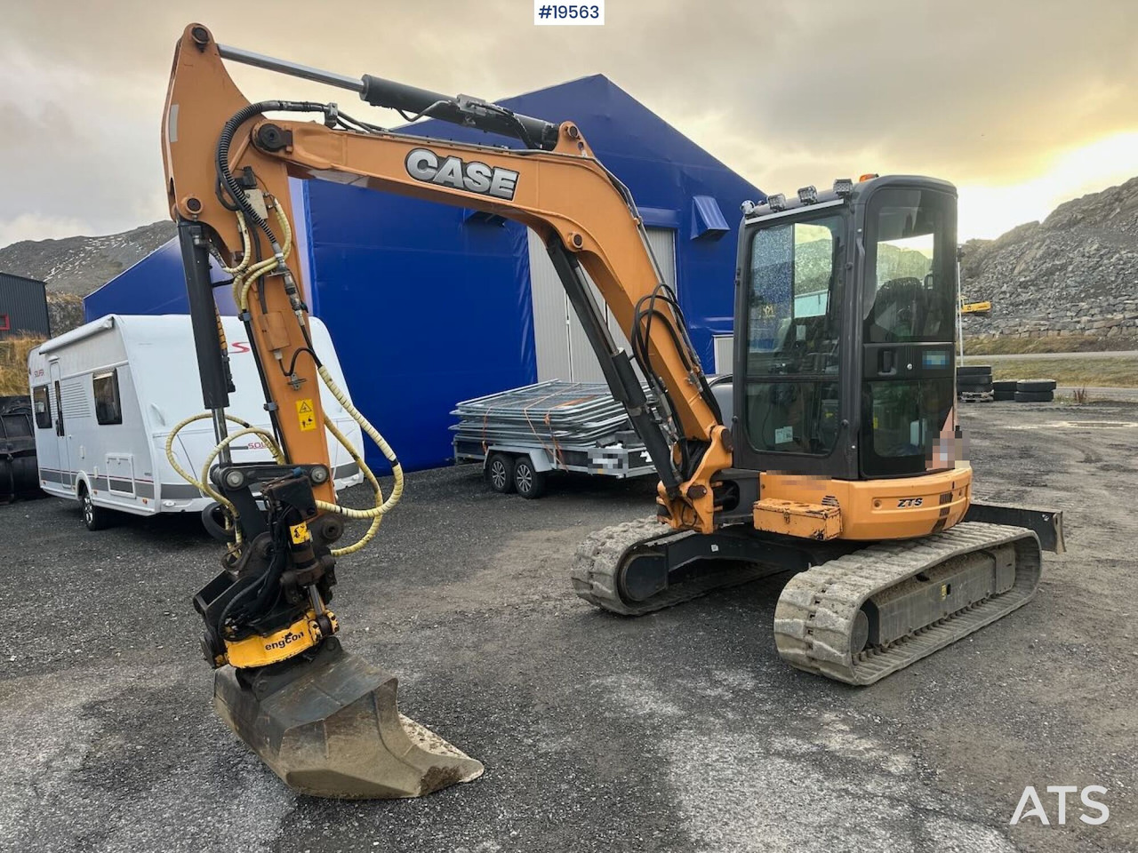 Case CX50B gravemaskin m/ rototilt, hammer, klype og 3 skuffer. Lavt timetall! - Graafmachine: afbeelding 2 Case CX50B gravemaskin m/ rototilt, hammer, klype og 3 skuffer. Lavt timetall! - Graafmachine: afbeelding 2