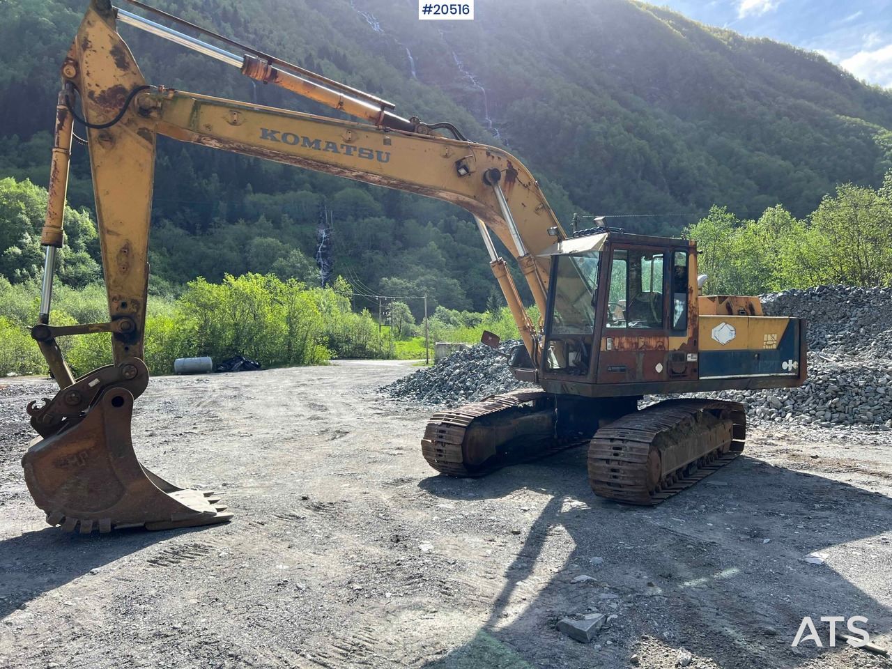 Komatsu PC200-3 - Graafmachine: afbeelding 1 Komatsu PC200-3 - Graafmachine: afbeelding 1