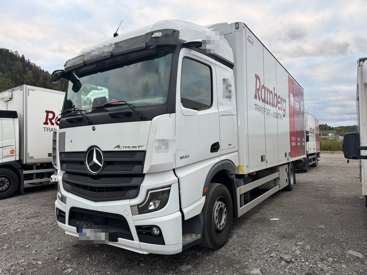 Mercedes Actros 1833 - Bakwagen: afbeelding 1 Mercedes Actros 1833 - Bakwagen: afbeelding 1
