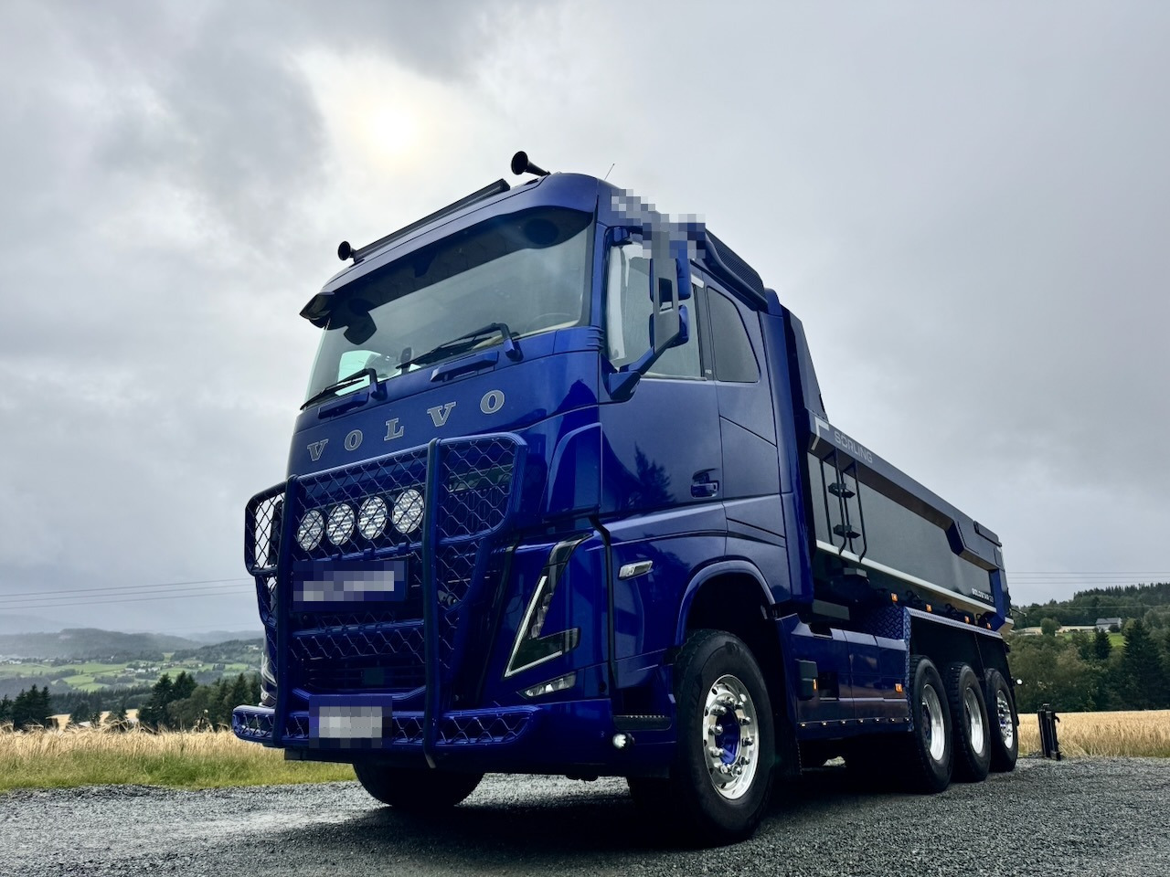 Volvo FH16 - Kipper vrachtwagen: afbeelding 2 Volvo FH16 - Kipper vrachtwagen: afbeelding 2