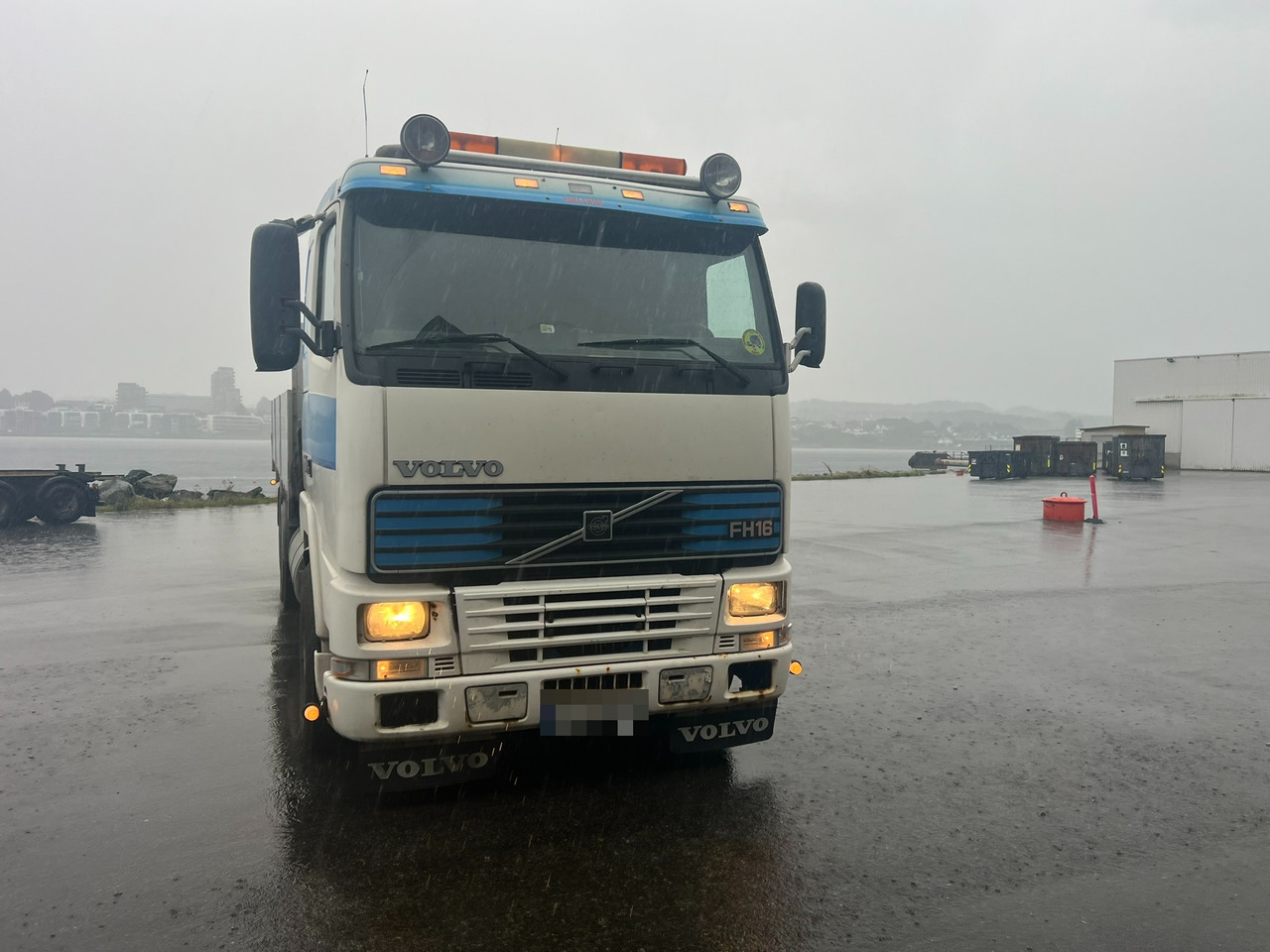 Volvo FH16 - Vrachtwagen met open laadbak, Kraanwagen: afbeelding 1 Volvo FH16 - Vrachtwagen met open laadbak, Kraanwagen: afbeelding 1