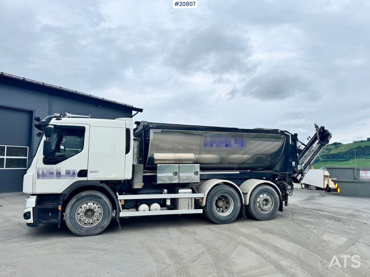 Volvo FE320 - Vrachtwagen, Asfaltmachine: afbeelding 1 Volvo FE320 - Vrachtwagen, Asfaltmachine: afbeelding 1