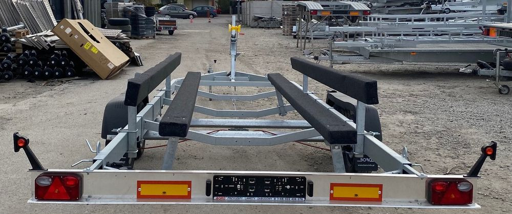Boro PRZYCZEPA PODŁODZIOWA STYL AMERYKAŃSKI 7,30m - Boottrailer: afbeelding 4 Boro PRZYCZEPA PODŁODZIOWA STYL AMERYKAŃSKI 7,30m - Boottrailer: afbeelding 4