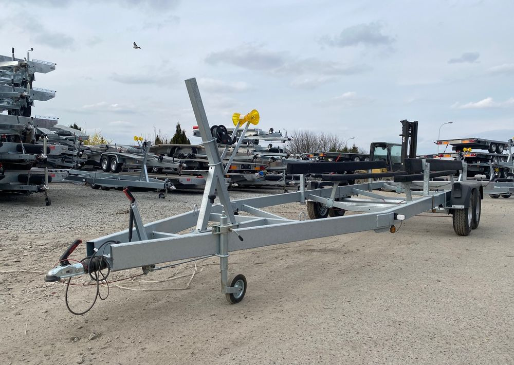 Boro PRZYCZEPA PODŁODZIOWA STYL AMERYKAŃSKI 7,80M - Boottrailer: afbeelding 2 Boro PRZYCZEPA PODŁODZIOWA STYL AMERYKAŃSKI 7,80M - Boottrailer: afbeelding 2