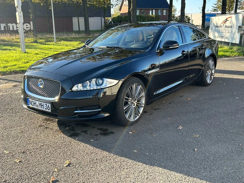 Jaguar XJ 3.0 V6D 275 PK /AUTOM / PANO DAK / VOL LEDER / MERIDAN / EXPORT PRICE - Sedan: afbeelding 3 Jaguar XJ 3.0 V6D 275 PK /AUTOM / PANO DAK / VOL LEDER / MERIDAN / EXPORT PRICE - Sedan: afbeelding 3