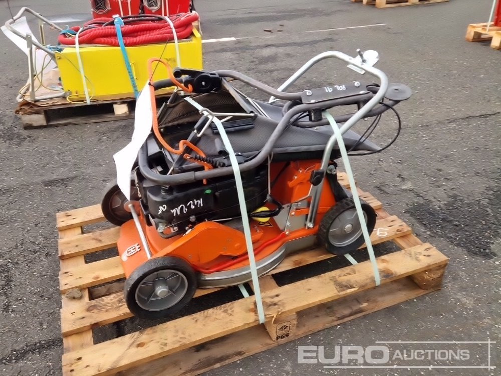 2011 Husqvarna WC 48 Se Walk Behind Petrol Lawnmower - Bouwmaterieel: afbeelding 3 2011 Husqvarna WC 48 Se Walk Behind Petrol Lawnmower - Bouwmaterieel: afbeelding 3
