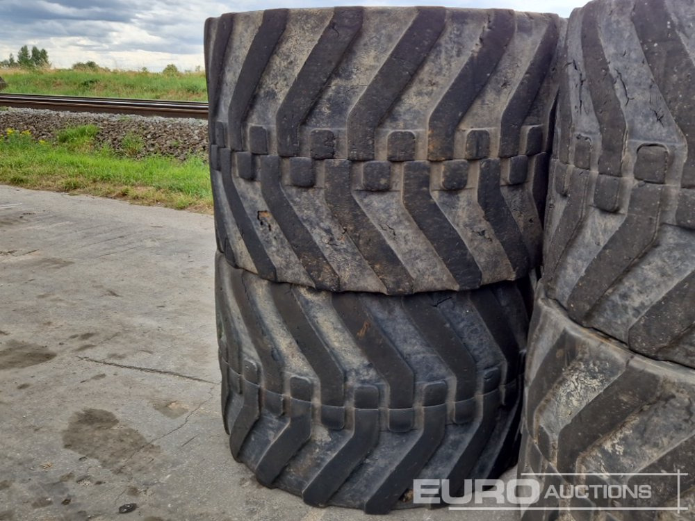 315/70R22.5 Tyres on Rims to suit CAT 318 - Band: afbeelding 5 315/70R22.5 Tyres on Rims to suit CAT 318 - Band: afbeelding 5
