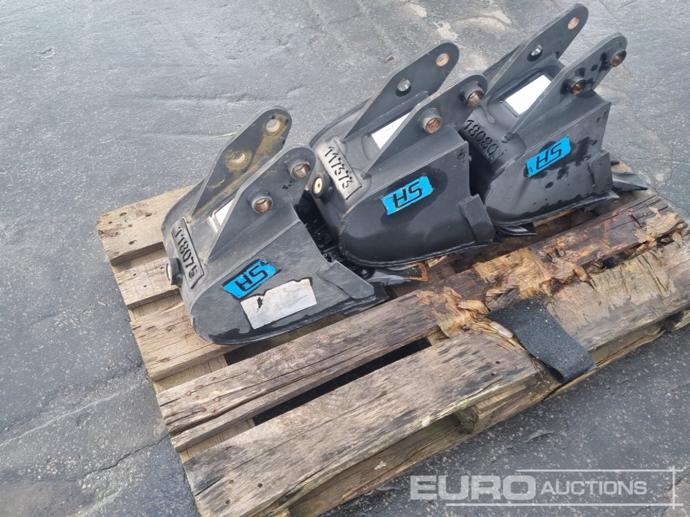 8" Digging Buckets (3 of) - Bak: afbeelding 1 8" Digging Buckets (3 of) - Bak: afbeelding 1