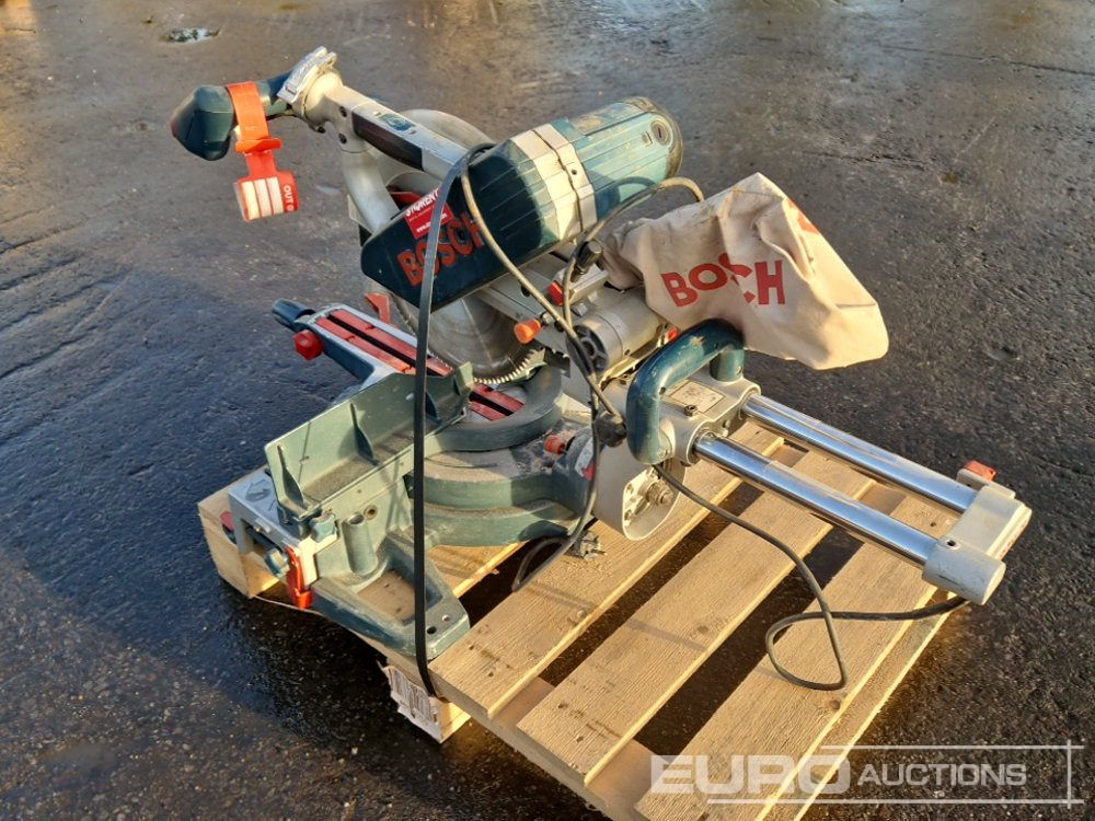 Bosch Mitre Saw - Bouwmaterieel: afbeelding 2 Bosch Mitre Saw - Bouwmaterieel: afbeelding 2
