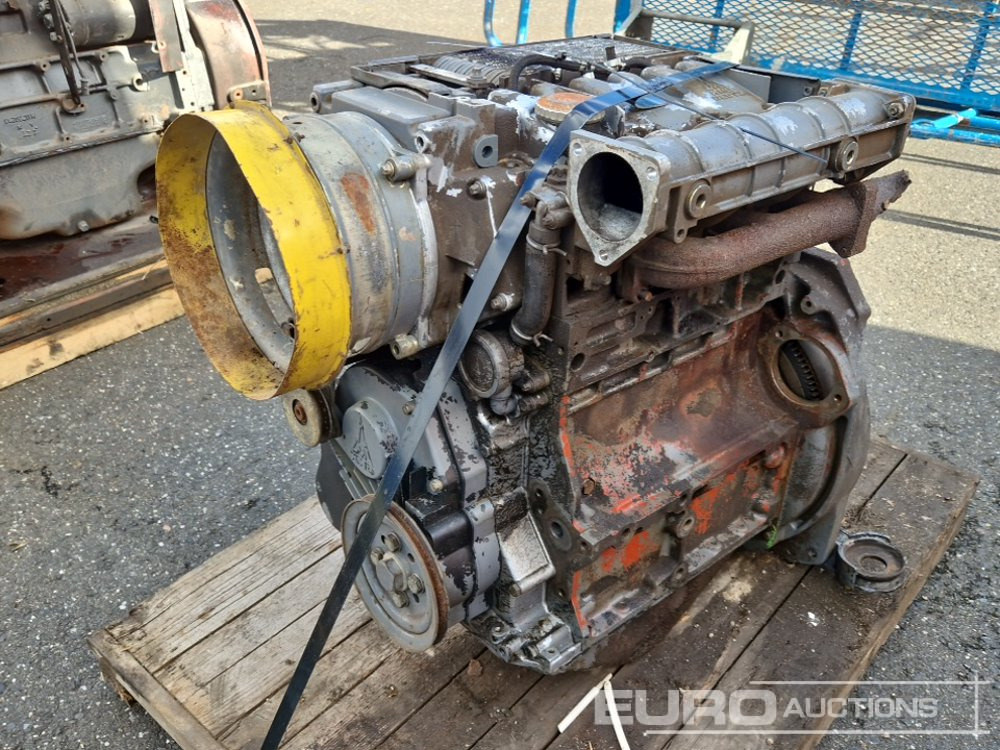 Deutz 3 Cylinder Diesel Engine - Motor: afbeelding 1 Deutz 3 Cylinder Diesel Engine - Motor: afbeelding 1