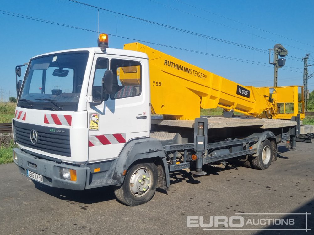 Mercedes 4x2 Access Truck, Manual Gearbox, Ruthmann Steiger TL 300E Boom, Access Platform - Vrachtwagen hoogwerker: afbeelding 1 Mercedes 4x2 Access Truck, Manual Gearbox, Ruthmann Steiger TL 300E Boom, Access Platform - Vrachtwagen hoogwerker: afbeelding 1