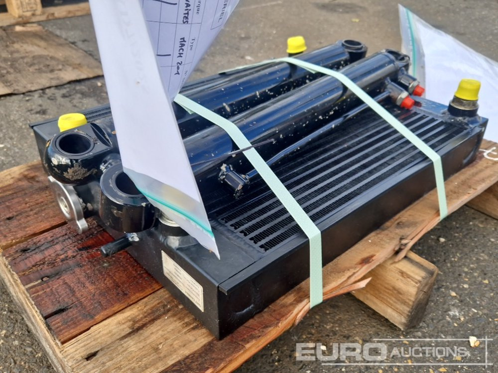 Cylinder (2 of) + Radiator to suit Thwaites MACH201 - Onderdelen: afbeelding 2 Cylinder (2 of) + Radiator to suit Thwaites MACH201 - Onderdelen: afbeelding 2