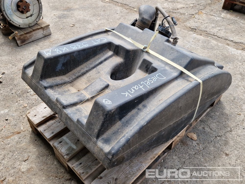 Diesel Tank to suit CAT 938 - Onderdelen: afbeelding 3 Diesel Tank to suit CAT 938 - Onderdelen: afbeelding 3