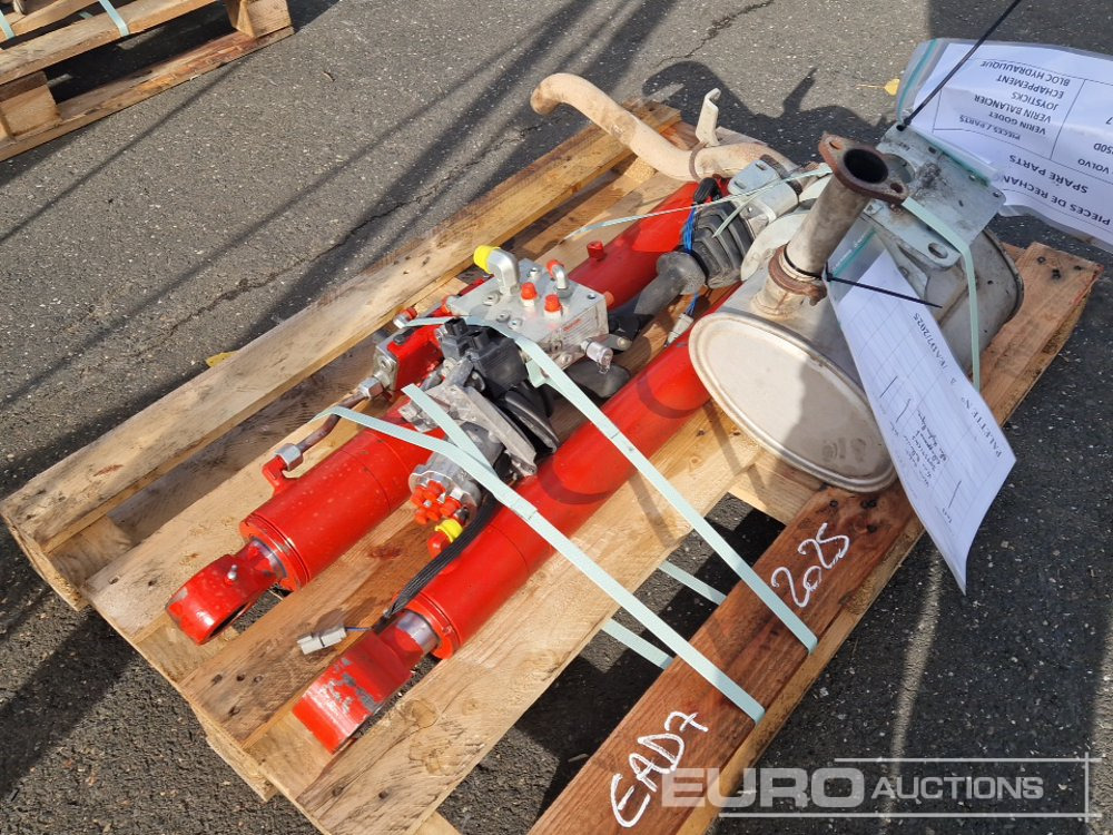 Spare Parts, Cylinder, Joysticks, Hydraulic Parts, Exhaust to suit Volvo ECR50D - Onderdelen voor Graafmachine: afbeelding 2 Spare Parts, Cylinder, Joysticks, Hydraulic Parts, Exhaust to suit Volvo ECR50D - Onderdelen voor Graafmachine: afbeelding 2