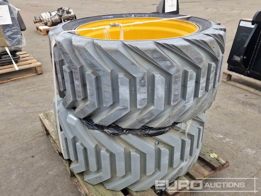 Outrigger 36x15 Non Marking Manlift Tyres on Rims to suit Manitou 160/180ATJ (2 of) - Band: afbeelding 2 Outrigger 36x15 Non Marking Manlift Tyres on Rims to suit Manitou 160/180ATJ (2 of) - Band: afbeelding 2