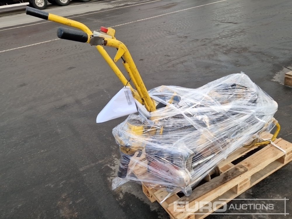 ROWRENCH P4 RKS Unirversal Petrol Powered Wrench, AX25 Concrete Poker (2 of), Husqvarna K770 Quick Cut Saw - Betonmachine: afbeelding 3 ROWRENCH P4 RKS Unirversal Petrol Powered Wrench, AX25 Concrete Poker (2 of), Husqvarna K770 Quick Cut Saw - Betonmachine: afbeelding 3