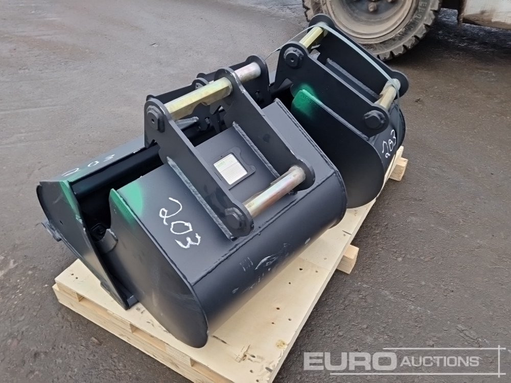 Unused Häner Bucket Package HGL1100-SYM-01 39" (1000mm) Ditch Bucket, Digging Buckets HTL125-SYM-01 10" (250mm) and HTL150-SYM-01 20" (500mm) to suit 1-2,5 ton mini excavator with MS01 Symlock - Bak: afbeelding 1 Unused Häner Bucket Package HGL1100-SYM-01 39" (1000mm) Ditch Bucket, Digging Buckets HTL125-SYM-01 10" (250mm) and HTL150-SYM-01 20" (500mm) to suit 1-2,5 ton mini excavator with MS01 Symlock - Bak: afbeelding 1