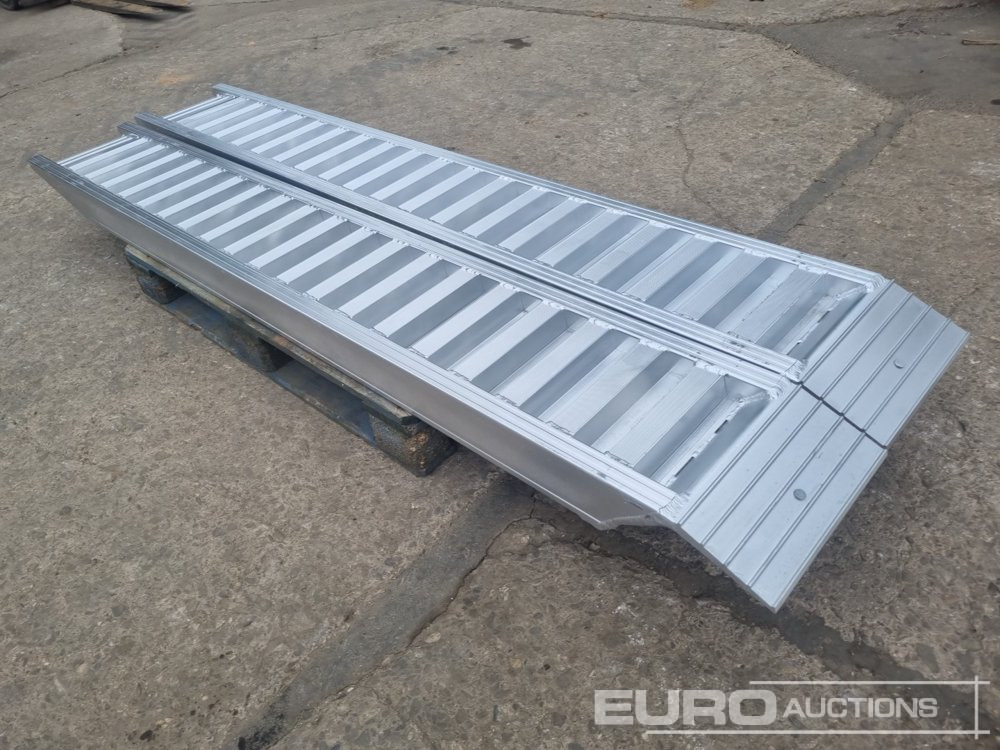 Unused Set of Aluminium Ramps, 250cm, 6,000kg - Laadbrug: afbeelding 2 Unused Set of Aluminium Ramps, 250cm, 6,000kg - Laadbrug: afbeelding 2