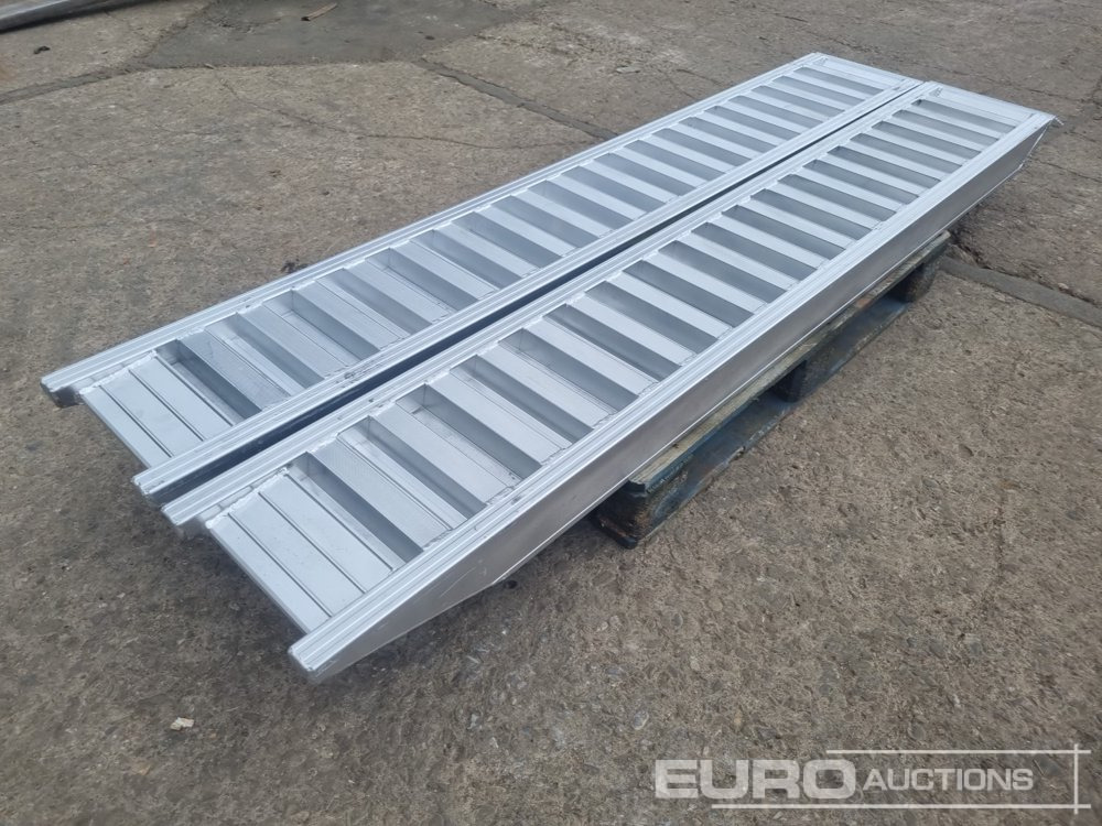 Unused Set of Aluminium Ramps, 250cm, 6,000kg - Laadbrug: afbeelding 1 Unused Set of Aluminium Ramps, 250cm, 6,000kg - Laadbrug: afbeelding 1