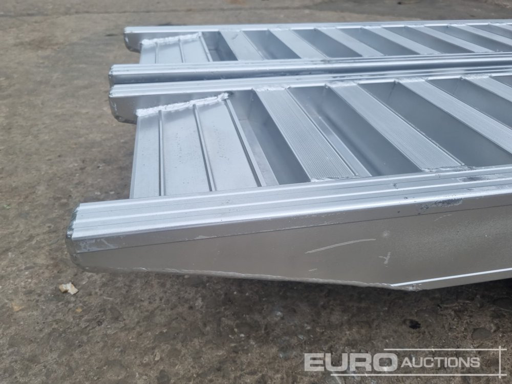 Unused Set of Aluminium Ramps, 250cm, 6,000kg - Laadbrug: afbeelding 5 Unused Set of Aluminium Ramps, 250cm, 6,000kg - Laadbrug: afbeelding 5