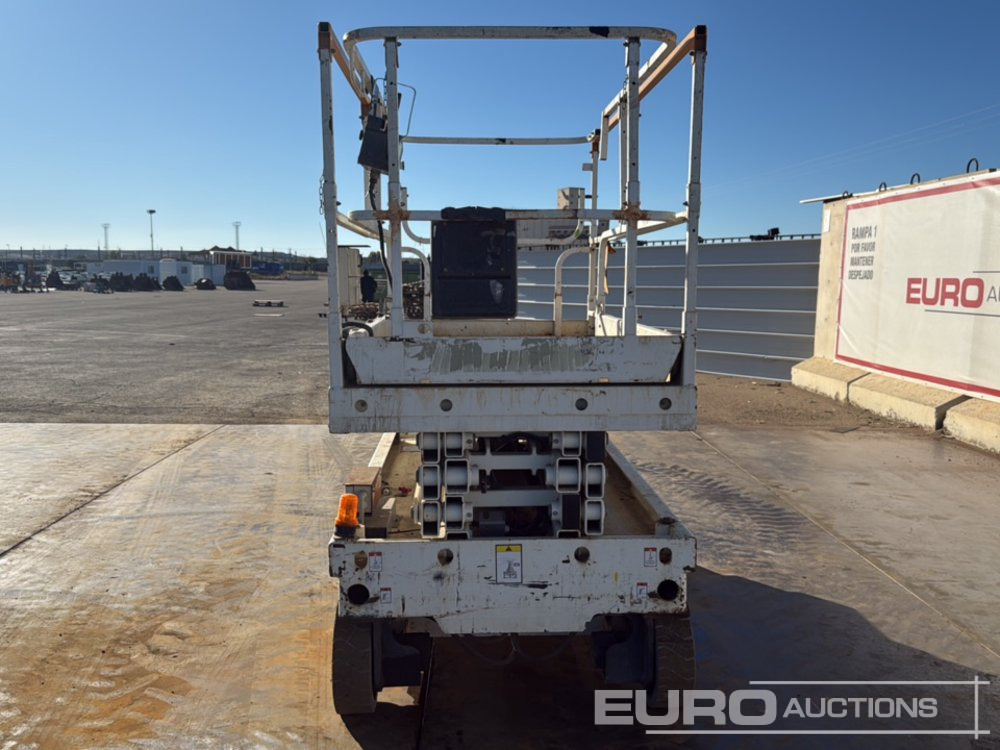 Schaarlift 2014 Haulotte Compact 10: afbeelding 8 Schaarlift 2014 Haulotte Compact 10: afbeelding 8