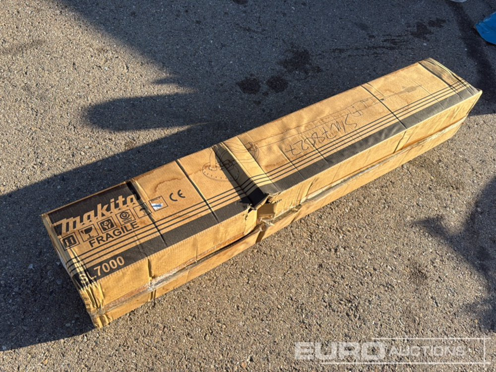 Makita sl7000 - Bouwmaterieel: afbeelding 2 Makita sl7000 - Bouwmaterieel: afbeelding 2