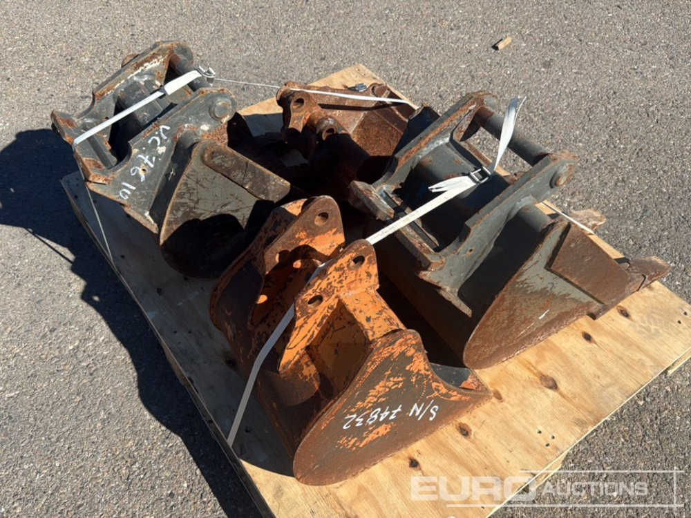 Pallet of Digging Bucket (2 of), Cleaning Bucket (2 of) to Suit 2-4 Ton Excavator - Bak: afbeelding 2 Pallet of Digging Bucket (2 of), Cleaning Bucket (2 of) to Suit 2-4 Ton Excavator - Bak: afbeelding 2