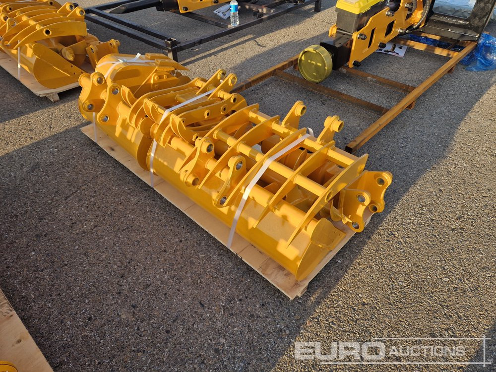 Unused 2025 Captok Qty (8 of) Rake, Ripper, Graber, 12" Auger, 16" Auger, 8" Narrow Bucket, 24" Bucket, 32" Bucket to suit CAT 301 Excavator - Bak: afbeelding 1 Unused 2025 Captok Qty (8 of) Rake, Ripper, Graber, 12" Auger, 16" Auger, 8" Narrow Bucket, 24" Bucket, 32" Bucket to suit CAT 301 Excavator - Bak: afbeelding 1