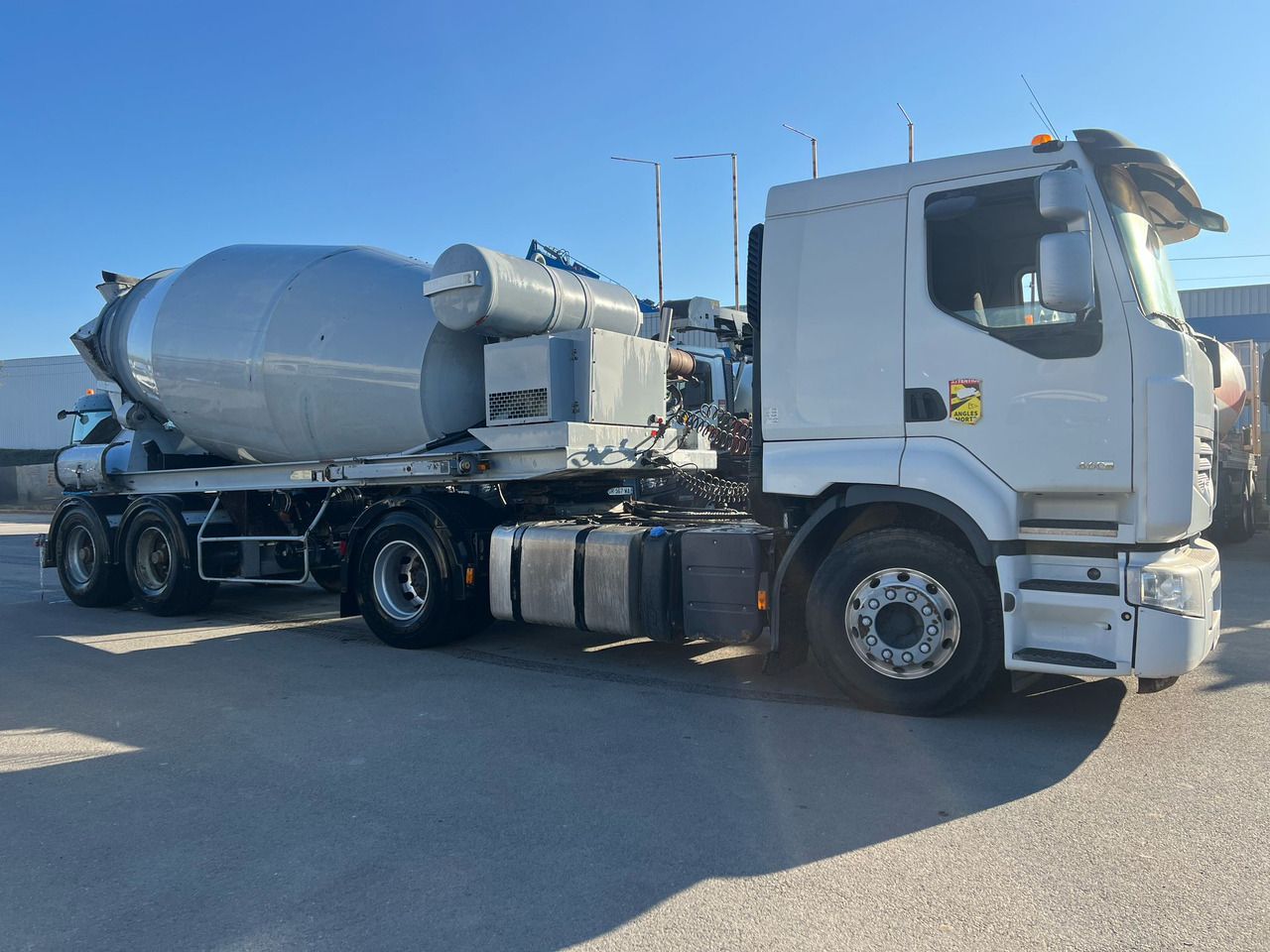 Semi remorque béton Liebherr 10m3 7016-XV-25 - Betonmixer oplegger: afbeelding 3 Semi remorque béton Liebherr 10m3 7016-XV-25 - Betonmixer oplegger: afbeelding 3