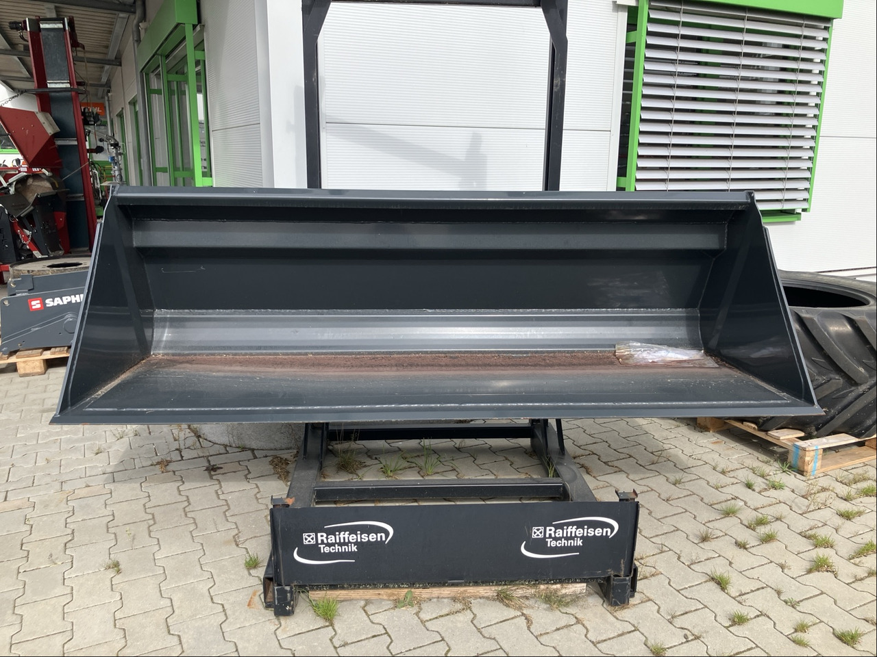 Alö Stoll Schaufel 2,60m - Voorlader voor tractor: afbeelding 1 Alö Stoll Schaufel 2,60m - Voorlader voor tractor: afbeelding 1