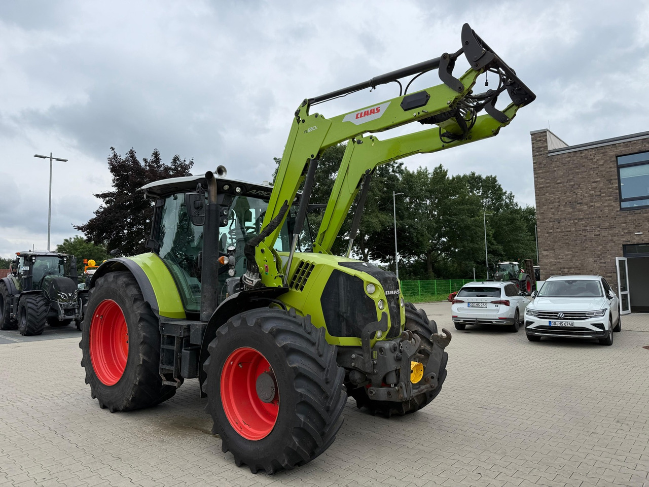Claas Arion 650 C-Matic - Tractor: afbeelding 1 Claas Arion 650 C-Matic - Tractor: afbeelding 1