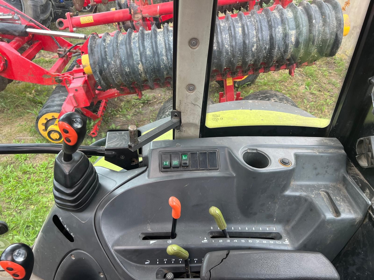 Claas Axos 340 - Tractor: afbeelding 3 Claas Axos 340 - Tractor: afbeelding 3
