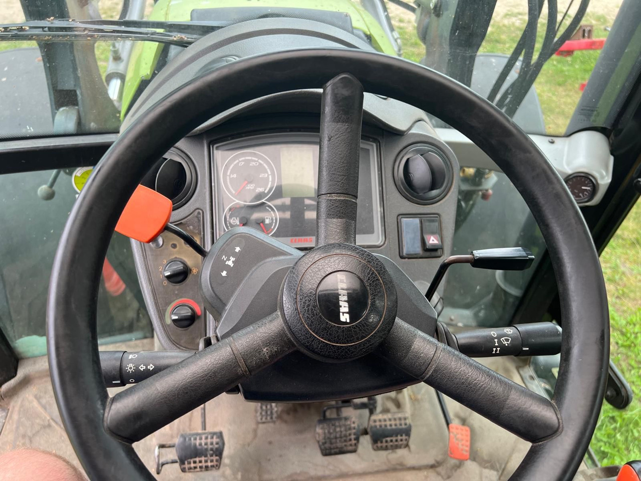Claas Axos 340 - Tractor: afbeelding 2 Claas Axos 340 - Tractor: afbeelding 2