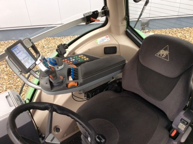 Fendt 824 Vario S4 Profi - Tractor: afbeelding 3 Fendt 824 Vario S4 Profi - Tractor: afbeelding 3