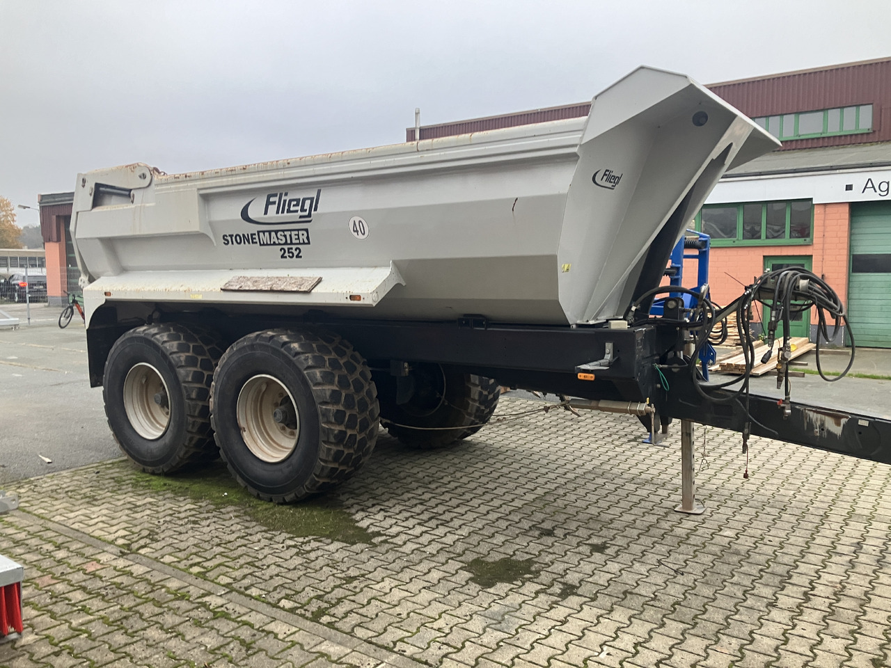 Fliegl Stone Master 252 Muldenkipper - Kipper vrachtwagen: afbeelding 1 Fliegl Stone Master 252 Muldenkipper - Kipper vrachtwagen: afbeelding 1