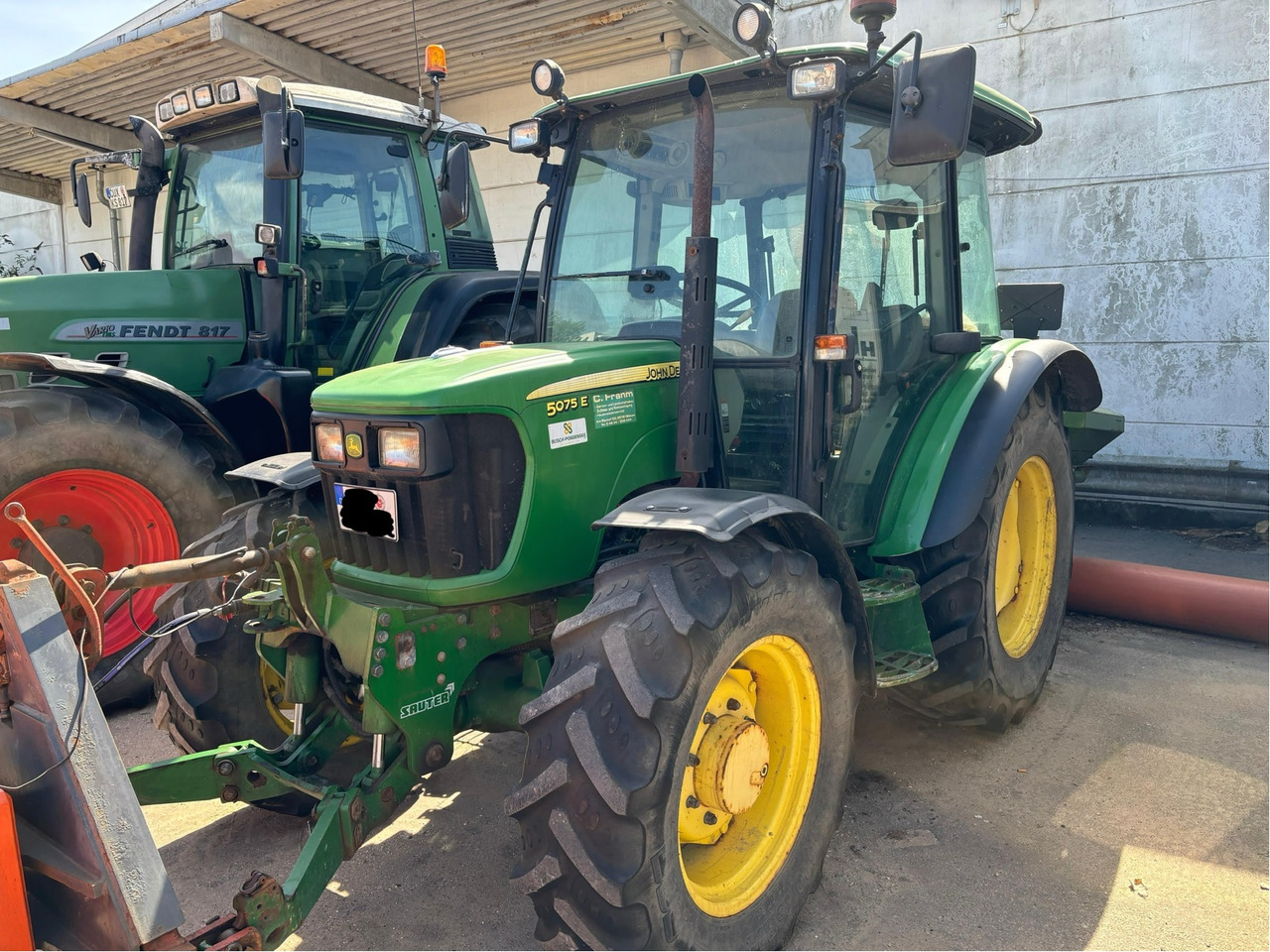 John Deere 5075 E - Tractor: afbeelding 1 John Deere 5075 E - Tractor: afbeelding 1