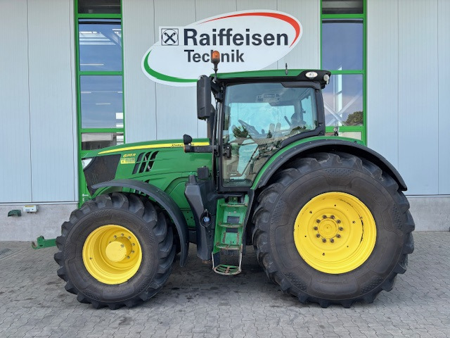 John Deere 6215 R - Tractor: afbeelding 1 John Deere 6215 R - Tractor: afbeelding 1