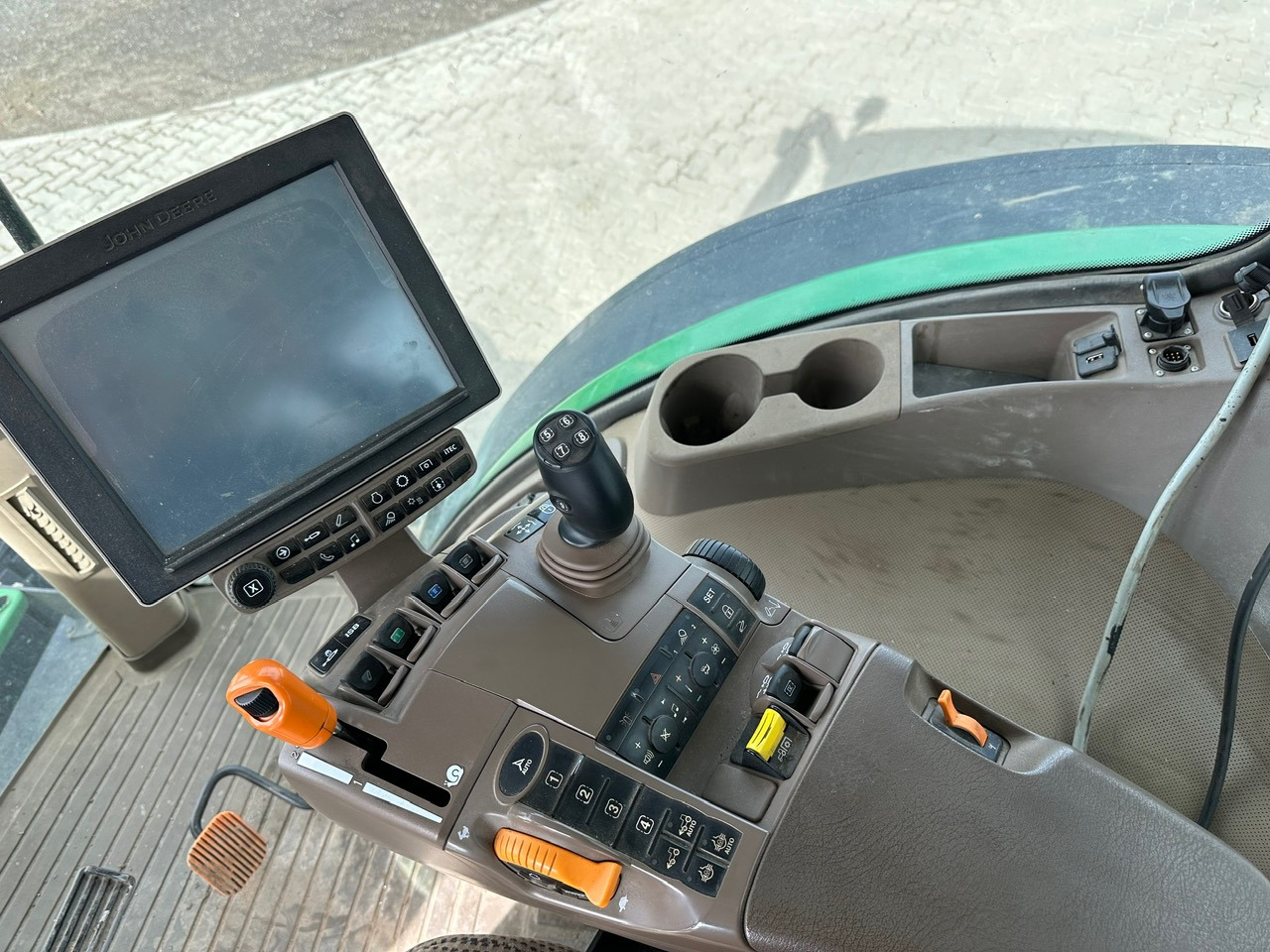 John Deere 7230R - Tractor: afbeelding 2 John Deere 7230R - Tractor: afbeelding 2