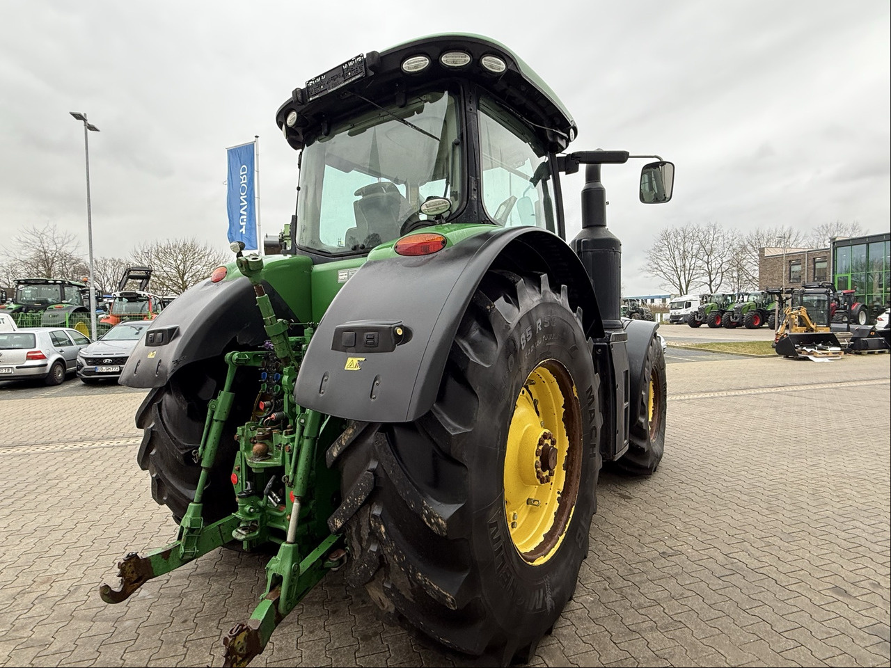 John Deere 8320 R E23 - Tractor: afbeelding 5 John Deere 8320 R E23 - Tractor: afbeelding 5