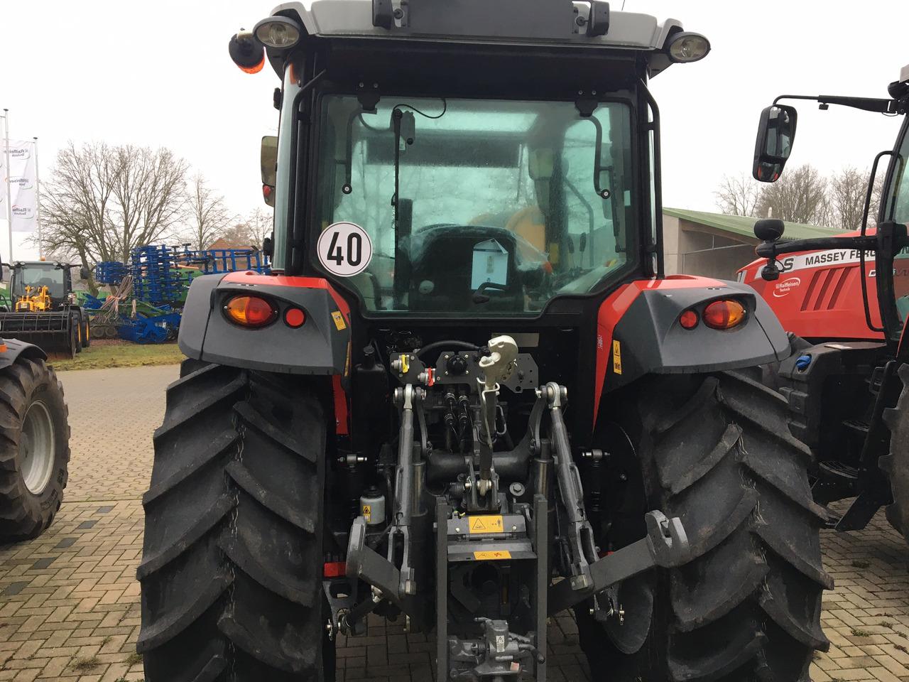 Massey Ferguson 5711 M Dyna-4 4WD Essent - Tractor: afbeelding 5 Massey Ferguson 5711 M Dyna-4 4WD Essent - Tractor: afbeelding 5