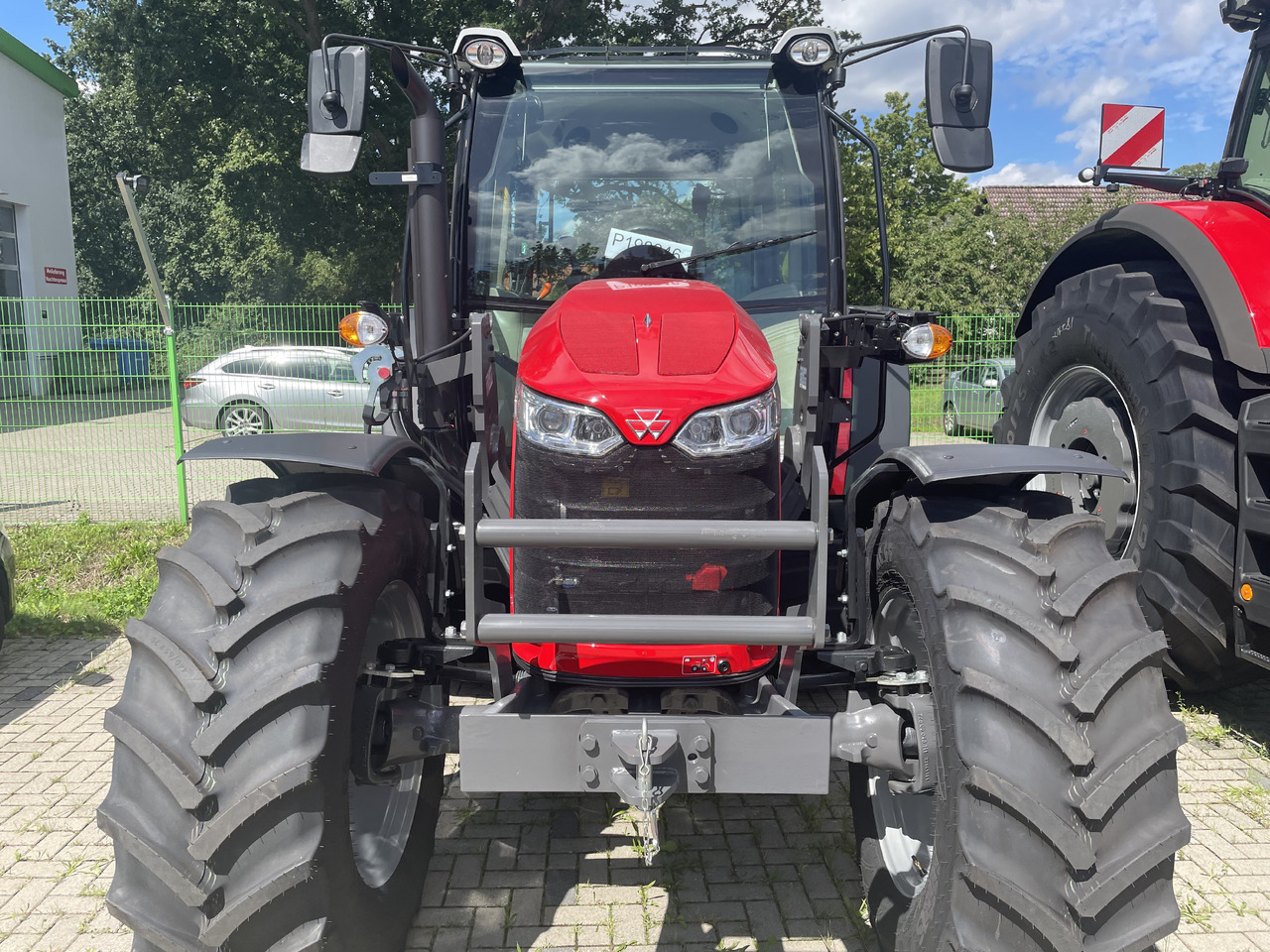Massey Ferguson 5711M Dyna-4 4WD Cab - Tractor: afbeelding 1 Massey Ferguson 5711M Dyna-4 4WD Cab - Tractor: afbeelding 1