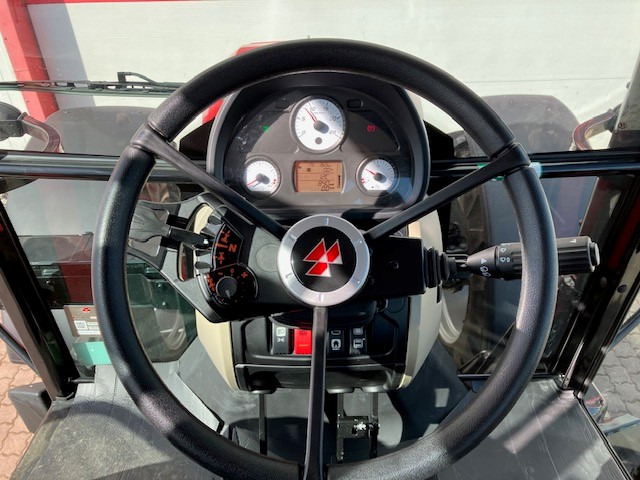 Massey Ferguson 5712 M 4WD Cab Essential - Tractor: afbeelding 5 Massey Ferguson 5712 M 4WD Cab Essential - Tractor: afbeelding 5