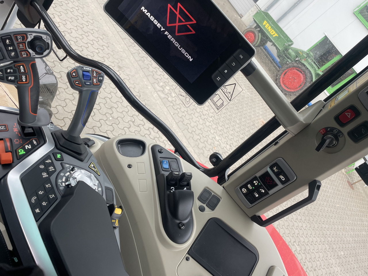 Massey Ferguson 7S.210 Dyna-VT EXCLUS - Tractor: afbeelding 3 Massey Ferguson 7S.210 Dyna-VT EXCLUS - Tractor: afbeelding 3
