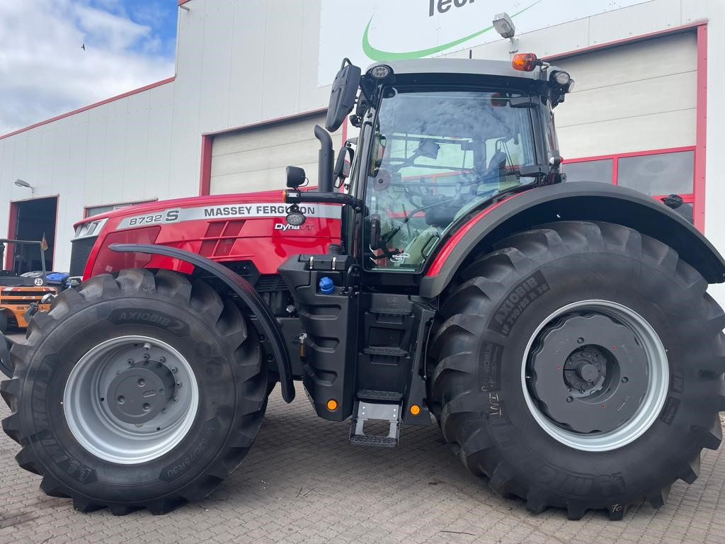 Massey Ferguson 8732 Dyna-VT EXCLUSIVE - Tractor: afbeelding 1 Massey Ferguson 8732 Dyna-VT EXCLUSIVE - Tractor: afbeelding 1