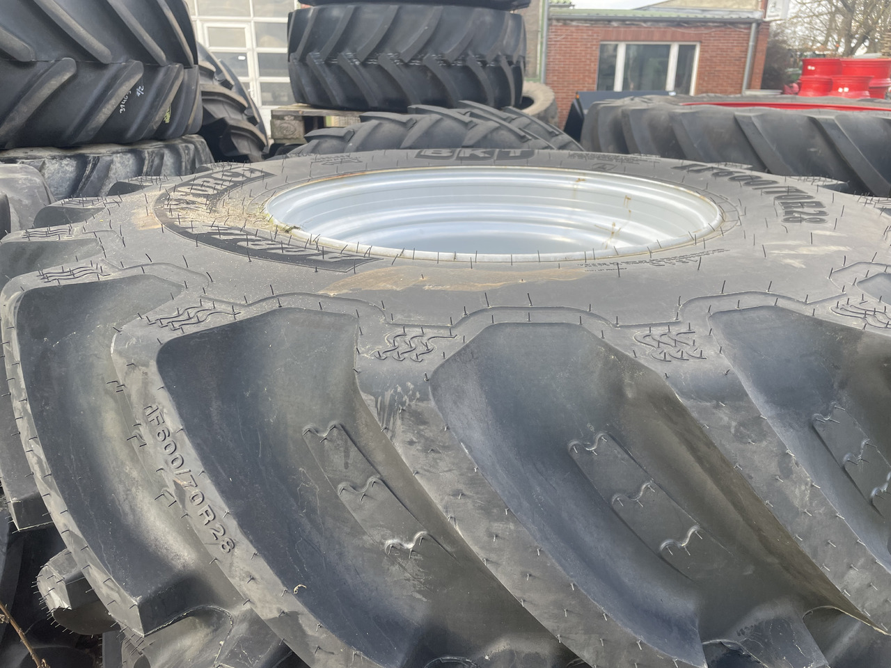 Trelleborg BKT IF 600/70R28 - Banden en velgen: afbeelding 1 Trelleborg BKT IF 600/70R28 - Banden en velgen: afbeelding 1