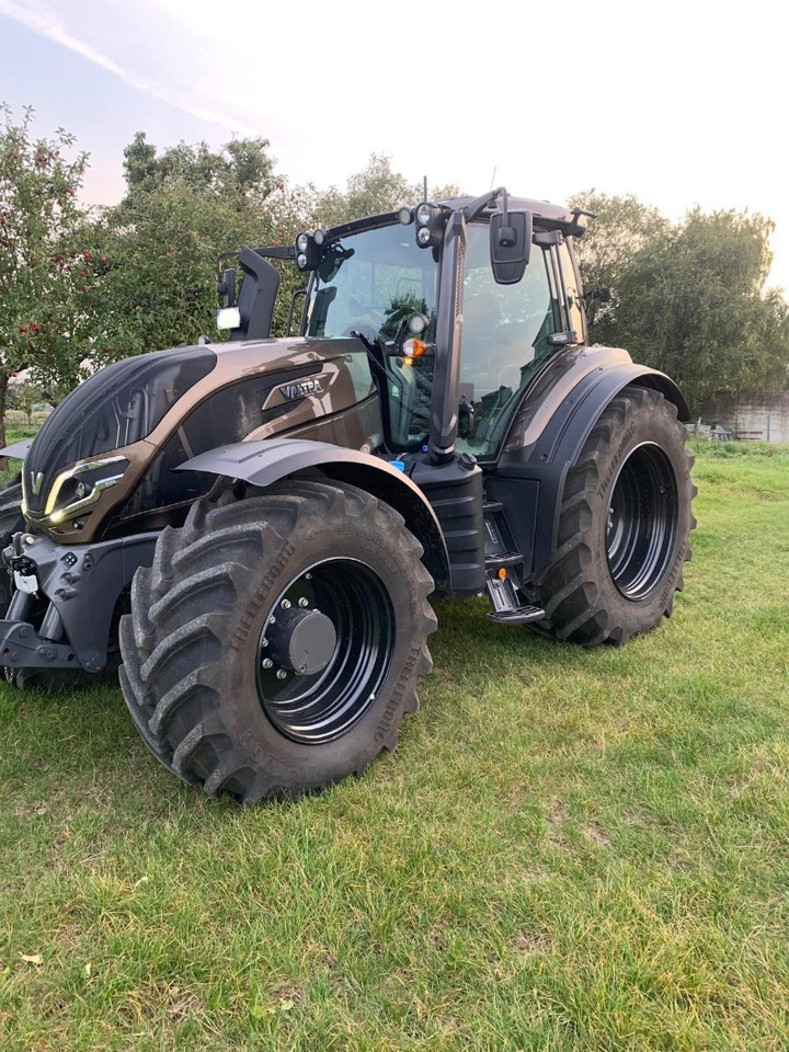 Valtra T 235 D Direct - Tractor: afbeelding 1 Valtra T 235 D Direct - Tractor: afbeelding 1