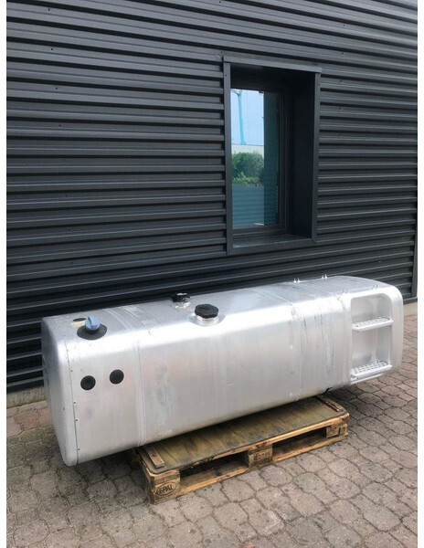 MAN 660 L + 75 L AdBlue - Brandstoftank voor Vrachtwagen: afbeelding 1 MAN 660 L + 75 L AdBlue - Brandstoftank voor Vrachtwagen: afbeelding 1
