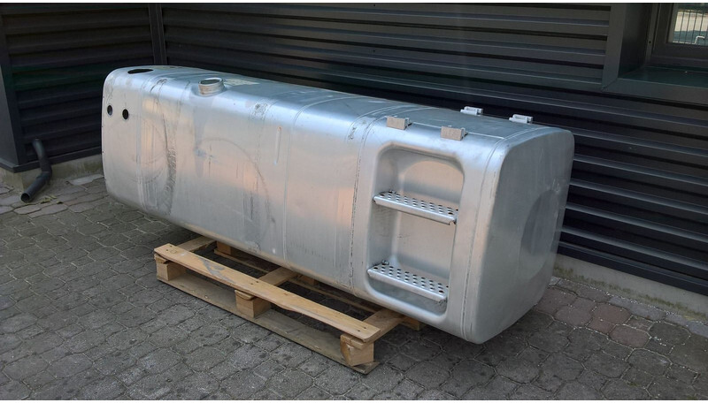 MAN 780L + 85L AdBlue - Brandstoftank voor Vrachtwagen: afbeelding 2 MAN 780L + 85L AdBlue - Brandstoftank voor Vrachtwagen: afbeelding 2