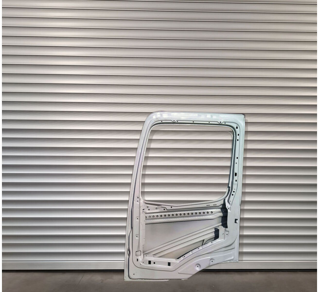 Mercedes-Benz ACTROS AROCS RIGHT SIDE (RH) NAKED - BARE MP4 EURO 6 - Deur en onderdelen voor Vrachtwagen: afbeelding 2 Mercedes-Benz ACTROS AROCS RIGHT SIDE (RH) NAKED - BARE MP4 EURO 6 - Deur en onderdelen voor Vrachtwagen: afbeelding 2