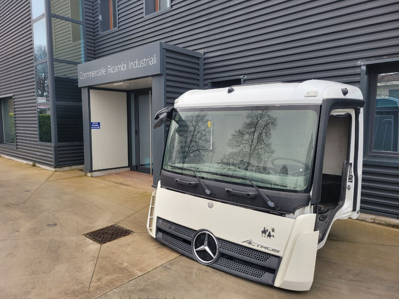 Mercedes-Benz Arocs - Actros Classicspace - Cabine en interieur voor Vrachtwagen: afbeelding 1 Mercedes-Benz Arocs - Actros Classicspace - Cabine en interieur voor Vrachtwagen: afbeelding 1